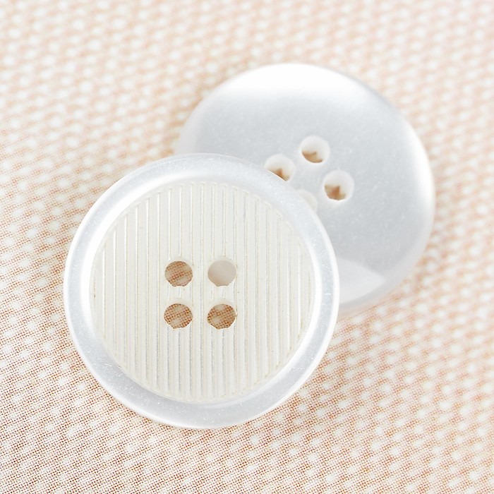 Пуговица костюмная, 4 прокола, 15мм, цвет белый