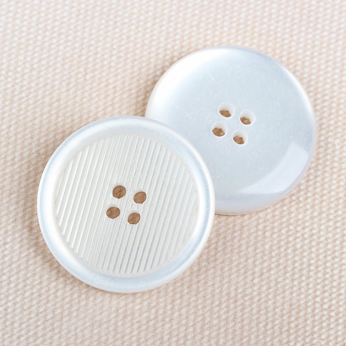 Пуговица костюмная, 4 прокола, 25мм, цвет белый