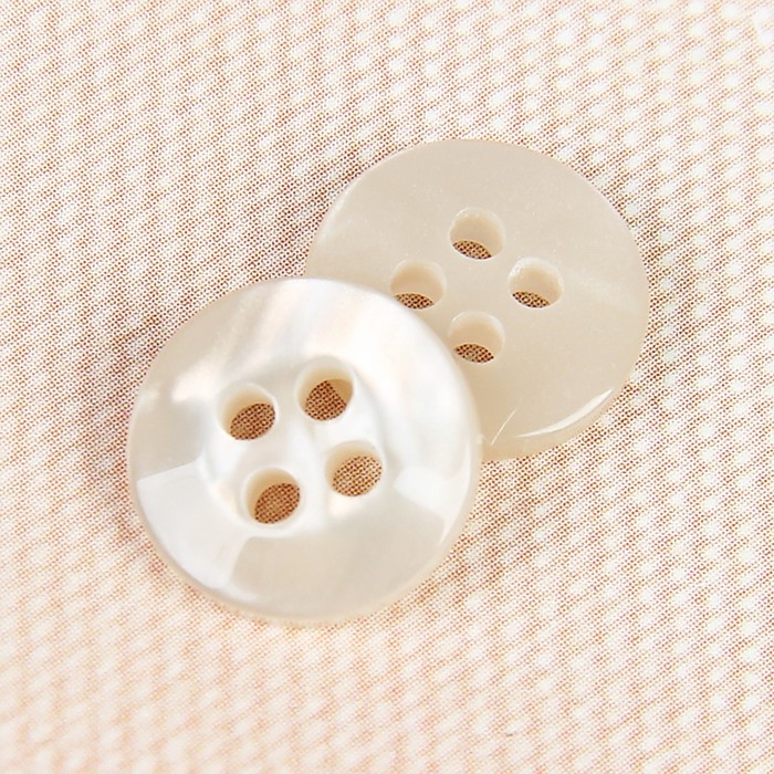 Пуговица блузочная/рубашечная, 4 прокола, 11мм, цвет светло-бежевый