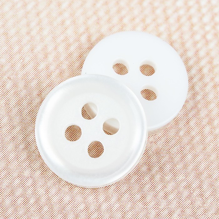 Пуговица блузочная/рубашечная, 4 прокола, 10мм, цвет белый