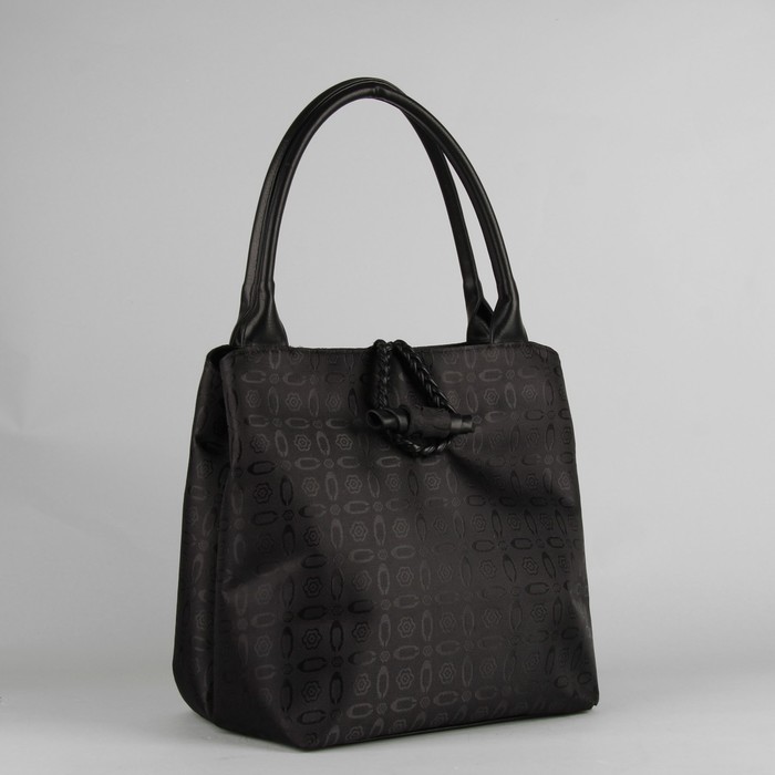 Сумка женская, отдел на молнии наружный карман, длинный ремень, цвет чёрный/лепестки