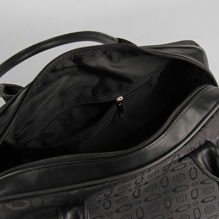 Сумка женская, отдел на молнии, наружный карман, регулируемый ремень, цвет чёрный/лепестки