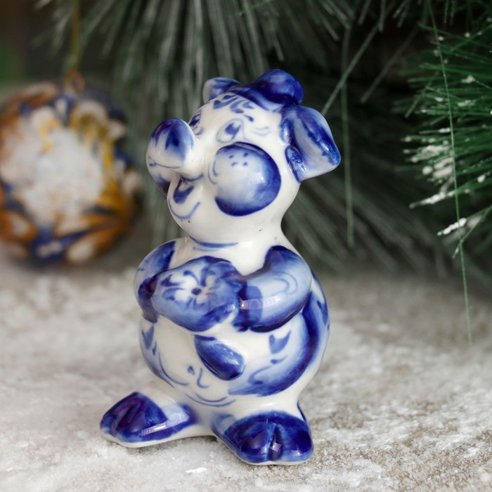 Сувенир «Поросёнок Кузя», 4,5×4×7 см, гжель