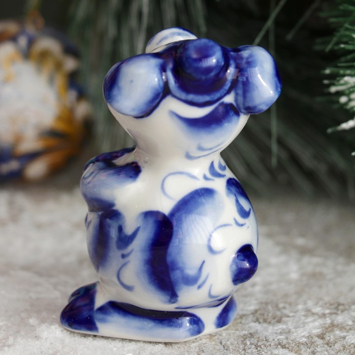 Сувенир «Поросёнок Кузя», 4,5×4×7 см, гжель