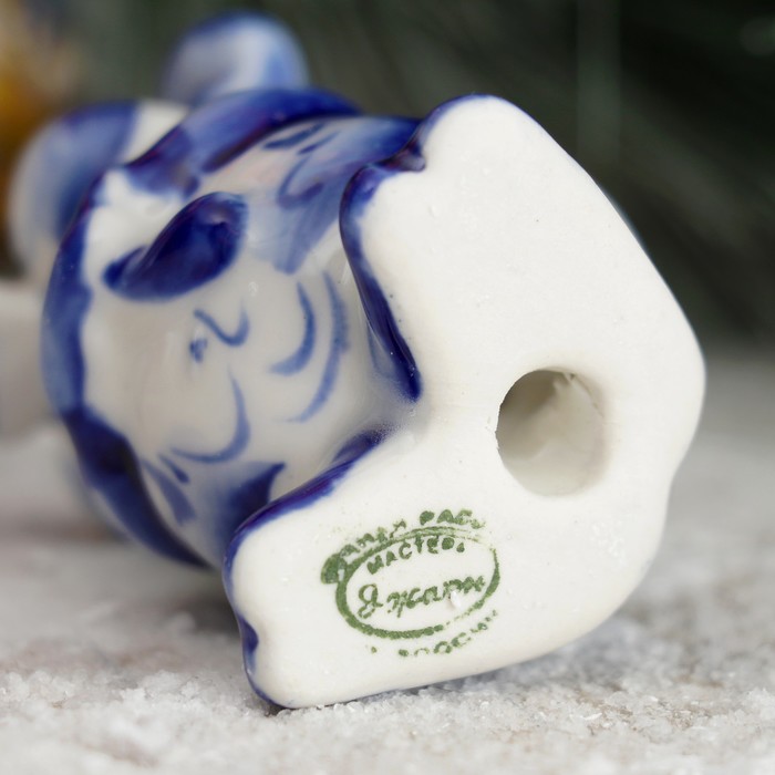 Сувенир «Поросёнок Кузя», 4,5×4×7 см, гжель