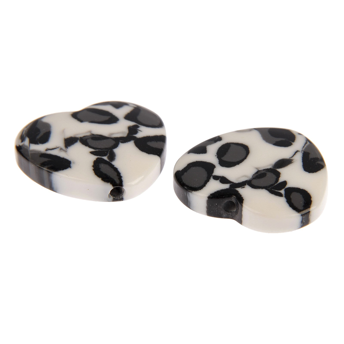 Набор пластиковых бусин "Сердце" черно-белое (2 штуки) 3х3 см