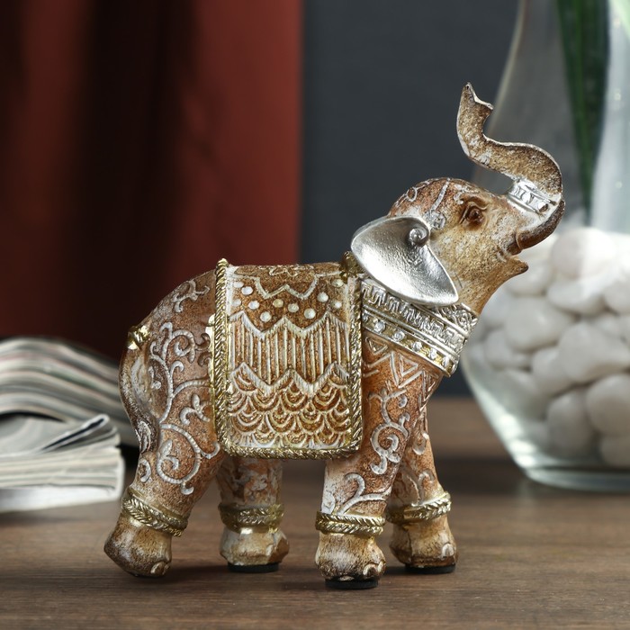 Сувенир полистоун "Песочный слон в арабской попоне с серебристыми ушами" 10х9х3,8 см