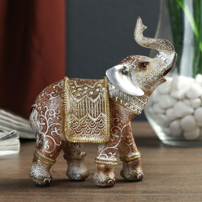 Сувенир полистоун "Песочный слон в арабской попоне с поднятым хоботом" 11,8х10,5х4,5 см