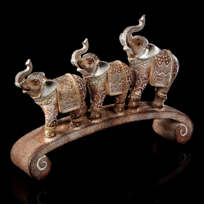 Сувенир полистоун "Песочные слоны в арабских попонах на дуге" 17х25х5,3 см