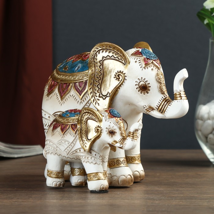 Сувенир полистоун "Два индийских слона в сине-бордовой попоне" 13х17х11,5 см