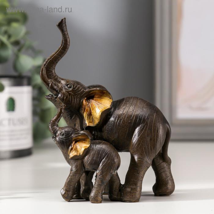 Сувенир полистоун Слон африканский со слонёнком коричневый золотые ушки 12,5х9,5х5 см сувенир полистоун слон со слонёнком золото 9 5х7 5х11 5 см