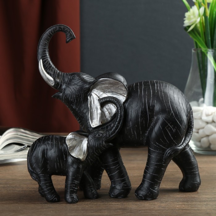 Сувенир полистоун "Слон африканский чёрный со слонёнком" серебряные ушки 17,5х17,5х8 см