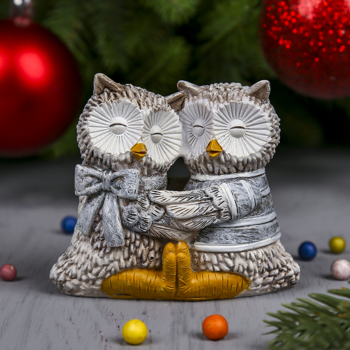 Сувенир полистоун "Серые совушки обнимаются" 8,5х4,5х7 см