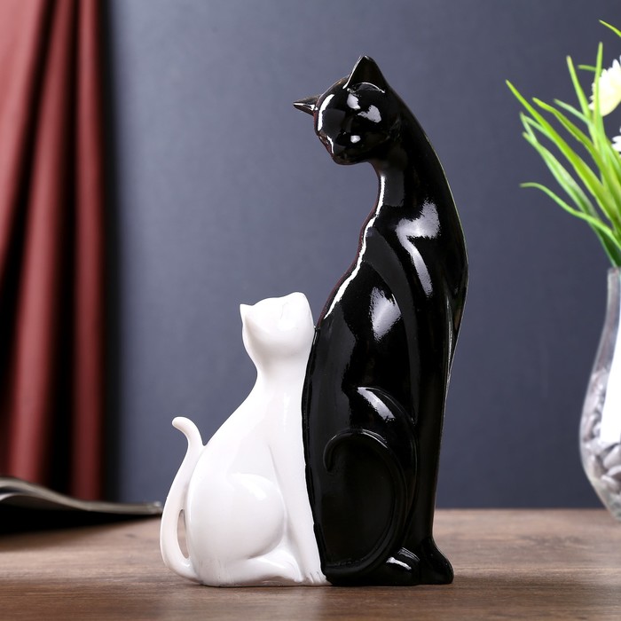 Сувенир полистоун "Кошка с котёночком" бело-чёрная 21,5х12х5 см