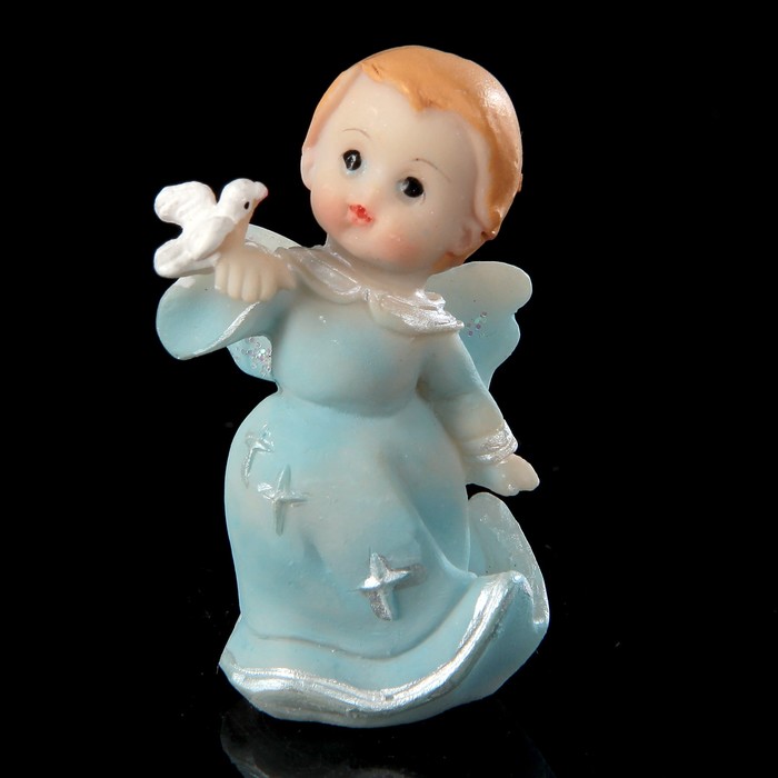 Сувенир полистоун "Ангел с голубем в руках" МИКС 5,6х3,3х2,8 см