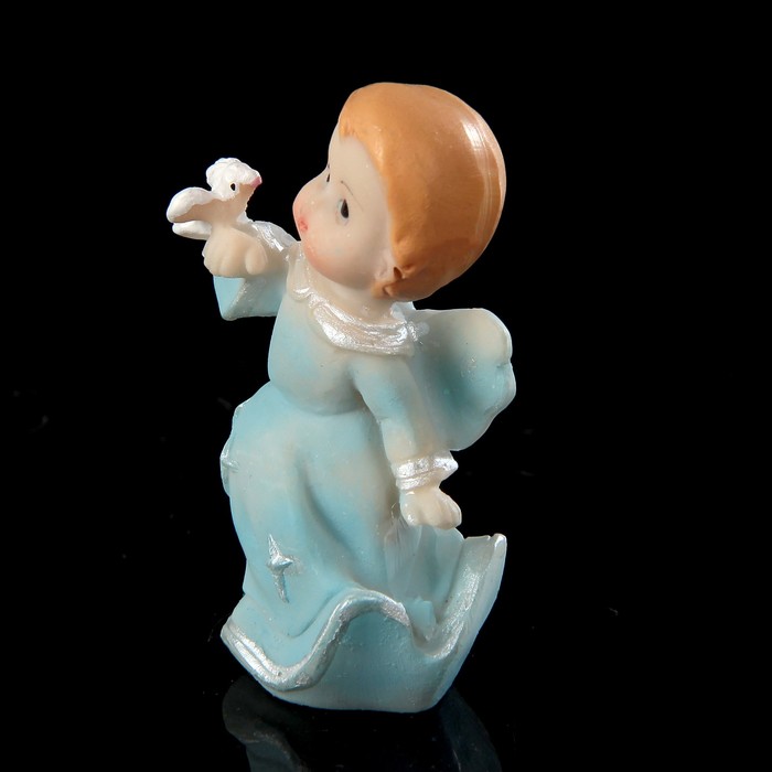 Сувенир полистоун "Ангел с голубем в руках" МИКС 5,6х3,3х2,8 см