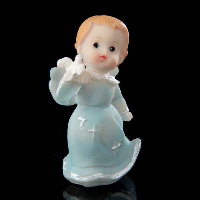 Сувенир полистоун "Ангел с голубем в руках" МИКС 5,6х3,3х2,8 см