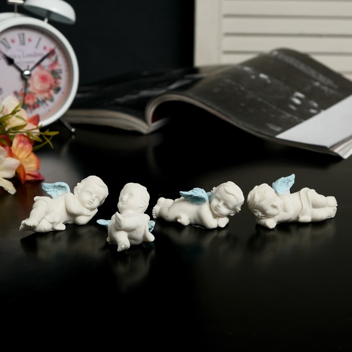 Сувенир полистоун "Маленький ангелочек отдыхает с голубыми крыльями" МИКС 2,7х3,6х6,5 см