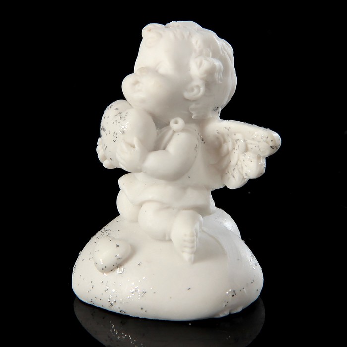 Сувенир полистоун "Ангел-карапуз на сердечке" МИКС 4,4х3,8х5 см