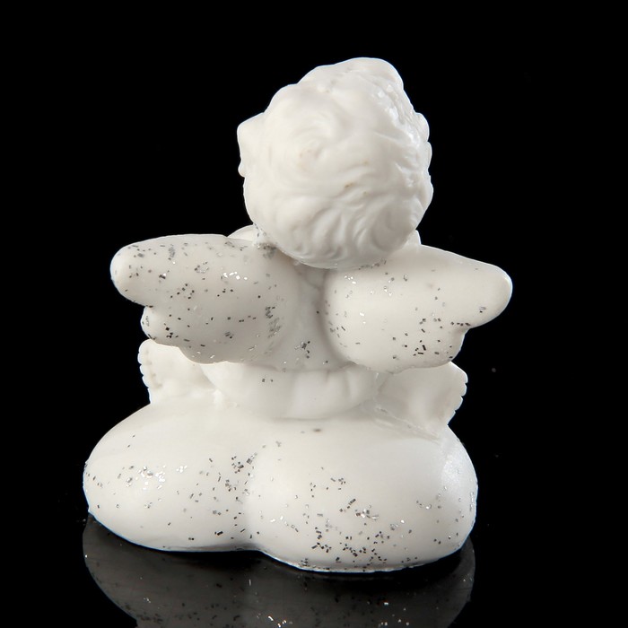 Сувенир полистоун "Ангел-карапуз на сердечке" МИКС 4,4х3,8х5 см