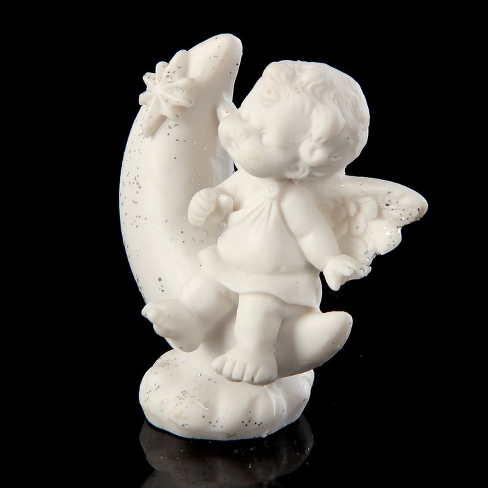 Сувенир полистоун "Ангелок на месяце" МИКС 6,2х3,8х3,3 см