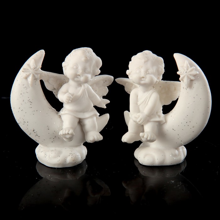 Сувенир полистоун "Ангелок на месяце" МИКС 6,2х3,8х3,3 см