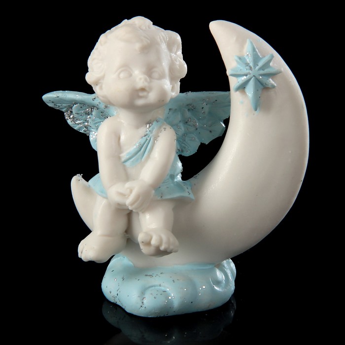 Сувенир полистоун "Ангелок с голубыми крыльями на месяце" МИКС 6,2х3,8х3,3 см