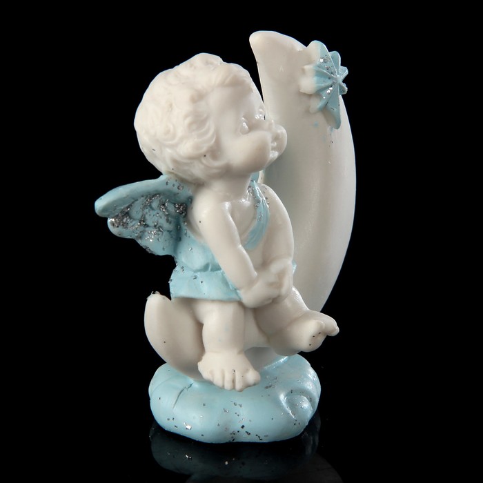 Сувенир полистоун "Ангелок с голубыми крыльями на месяце" МИКС 6,2х3,8х3,3 см