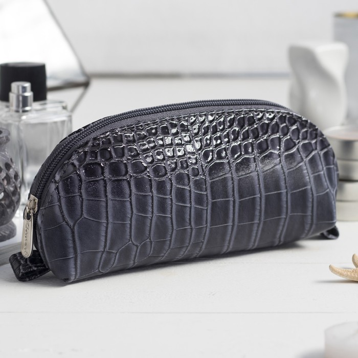 Сумка-косметичка, отдел на молнии, крокодил синий