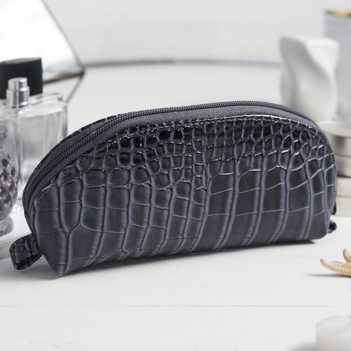 Сумка-косметичка, отдел на молнии, крокодил синий