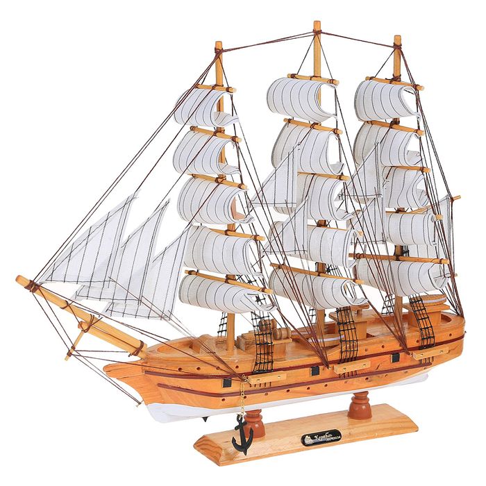 Корабль сувенирный средний «Трёхмачтовый», светлое дерево, паруса бежевые