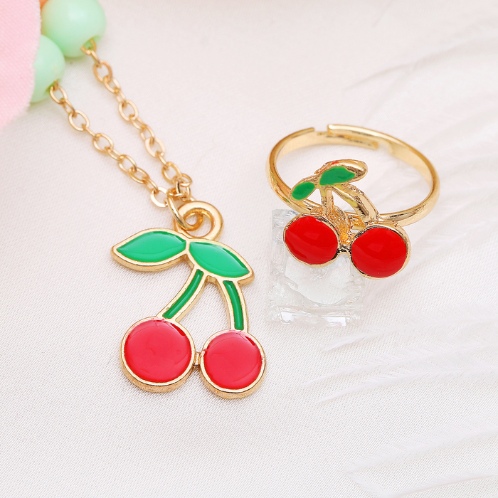Набор "Выбражулька" 2 предмета: кулон, кольцо, цветной в золоте, вишенка