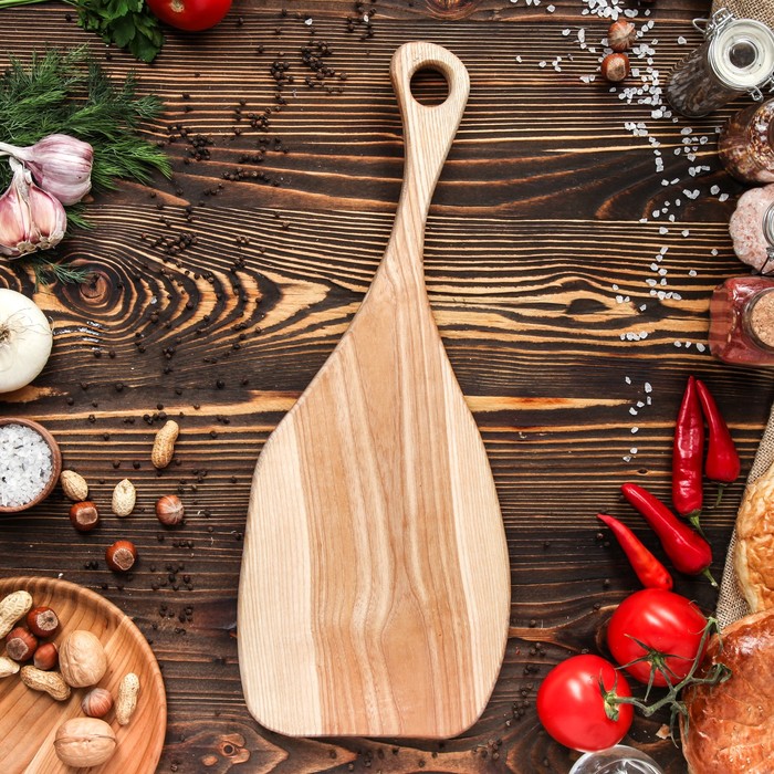 Доска авторская для подачи "Капля", массив ясеня 50х20 см