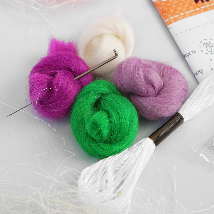 Пасхальная игрушка из шерсти "Зайчик"