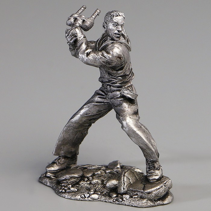 Оловянный солдатик "Моряк со связкой гранат"