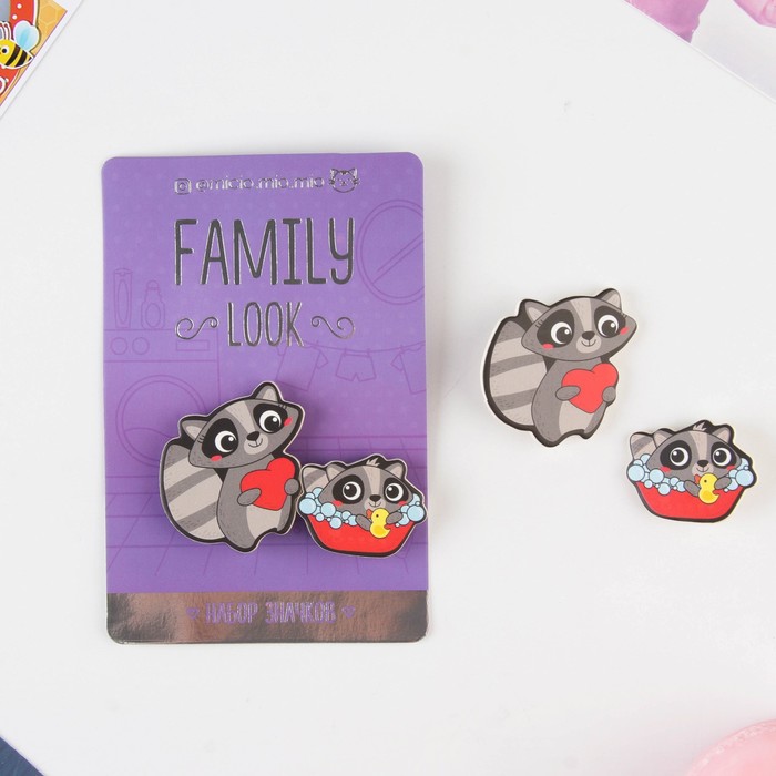 Набор значков для мамы и ребёнка "Еноты"