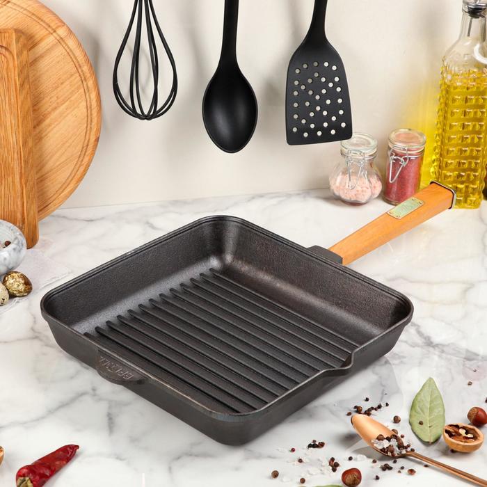 Сковорода чугунная квадратная гриль ТМ "BRIZOLL" 280х280х50 мм с ручкой "ОПТИМА"