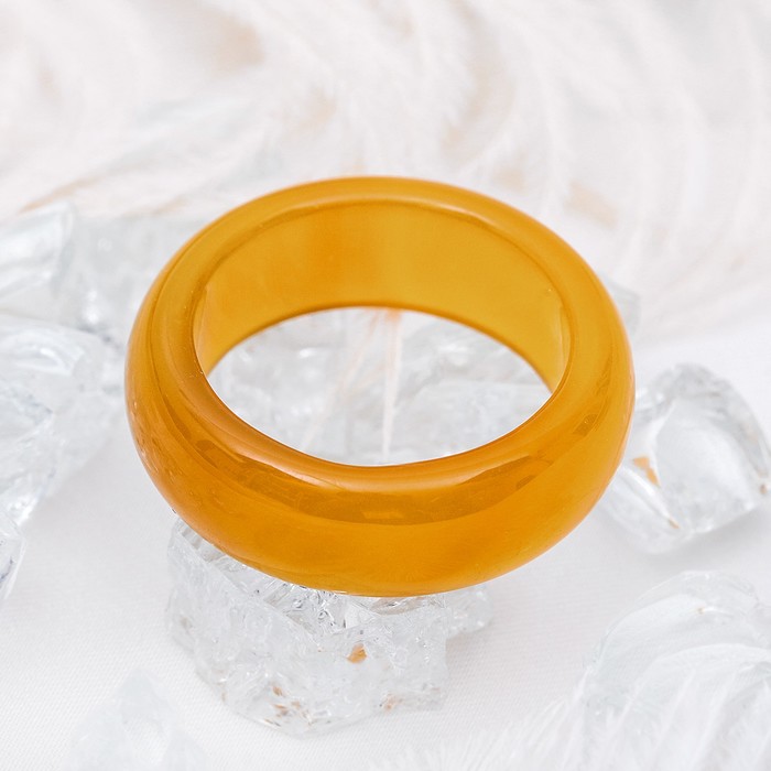 Кольцо гладкое "Агат жёлтый" 8мм, размер МИКС