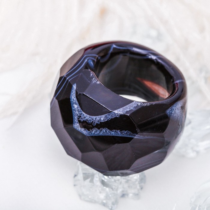 Кольцо литое, гранёное "Агат чёрный", 17 размер