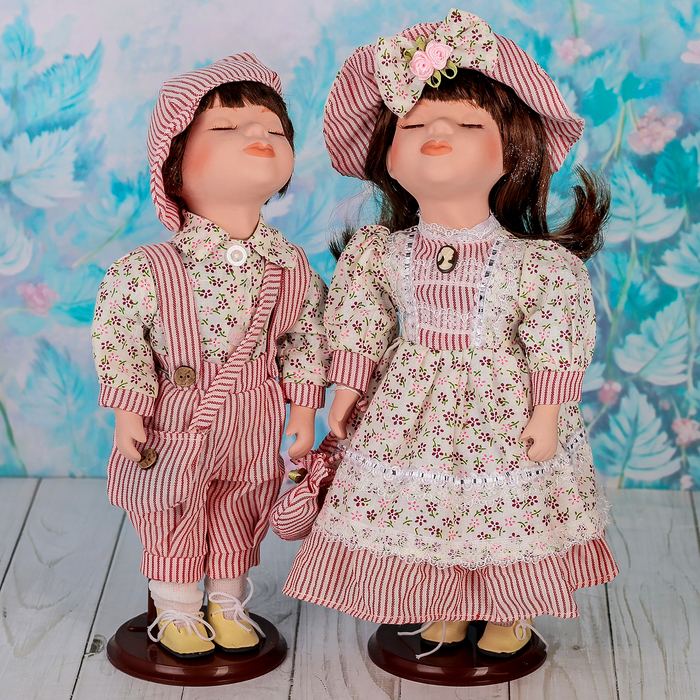 Кукла коллекционная парочка поцелуй (набор 2 шт) "Поцелуй Виолетта и Владимир" 30 см