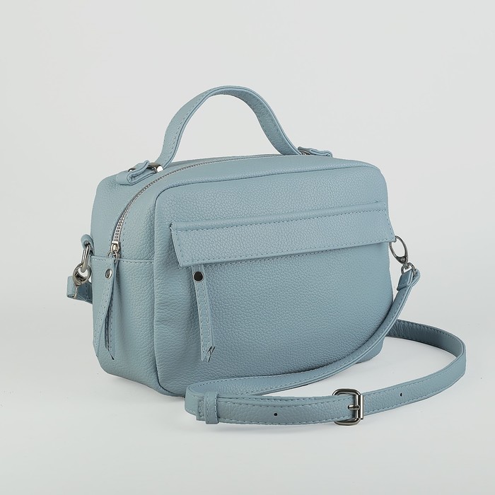 Сумка женская, отдел на молнии, 2 наружных кармана, длинный ремень, цвет голубой