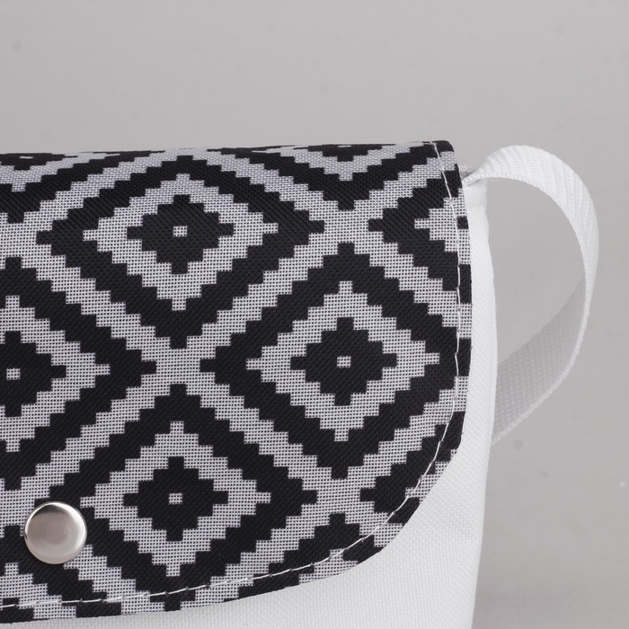 Сумка детская «Абстракция», отдел на клапане, длинный ремень, цвет белый