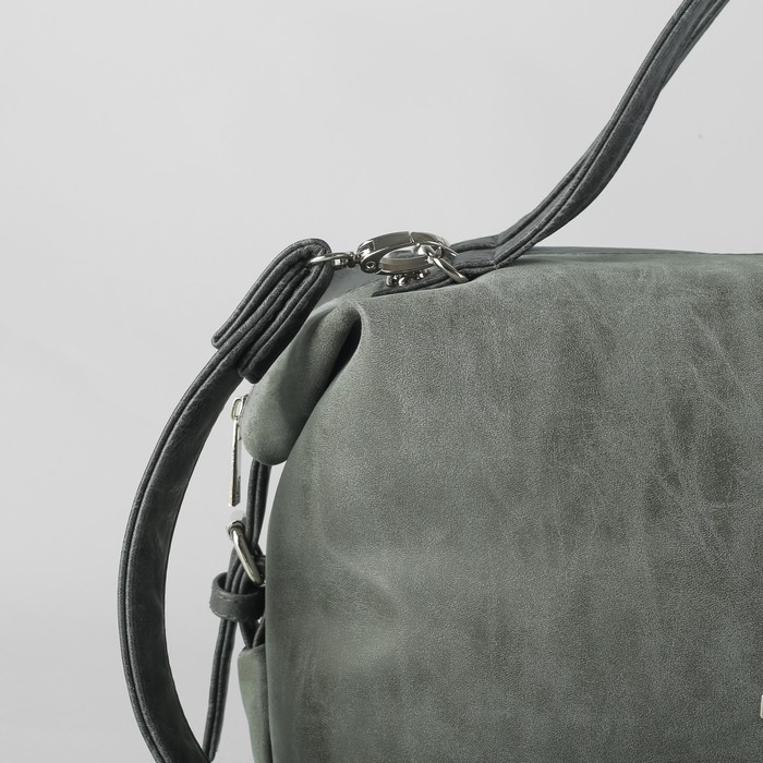 Сумка женская, отдел на молнии, наружный карман, регулируемый ремень, цвет светло-серый