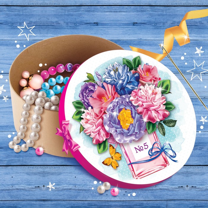 Вышивка лентами по шкатулке "Пионы"