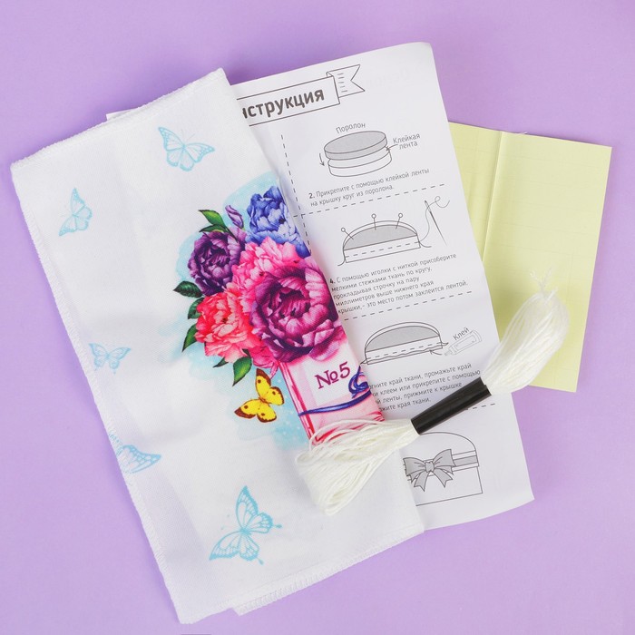 Вышивка лентами по шкатулке "Пионы"