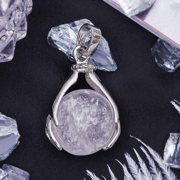 Подвеска шар в руках "Горный хрусталь"