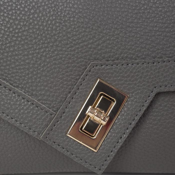 Сумка женская, 3 отдела на клапане, регулируемый ремень, цвет серый