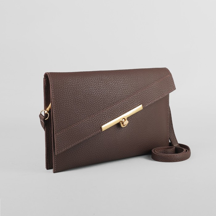 Сумка женская, 3 отдела на клапане, регулируемый ремень, цвет кофе