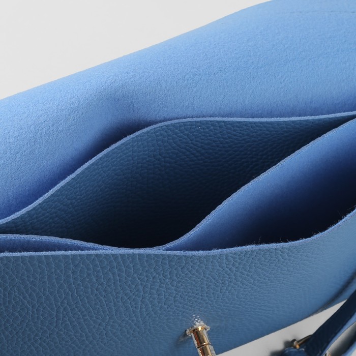 Сумка женская, 3 отдела на клапане, регулируемый ремень, маренго