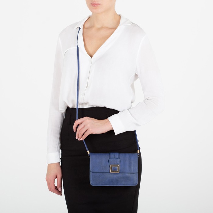 Сумка женская, 2 отдела на клапане, длинный ремень, цвет синий